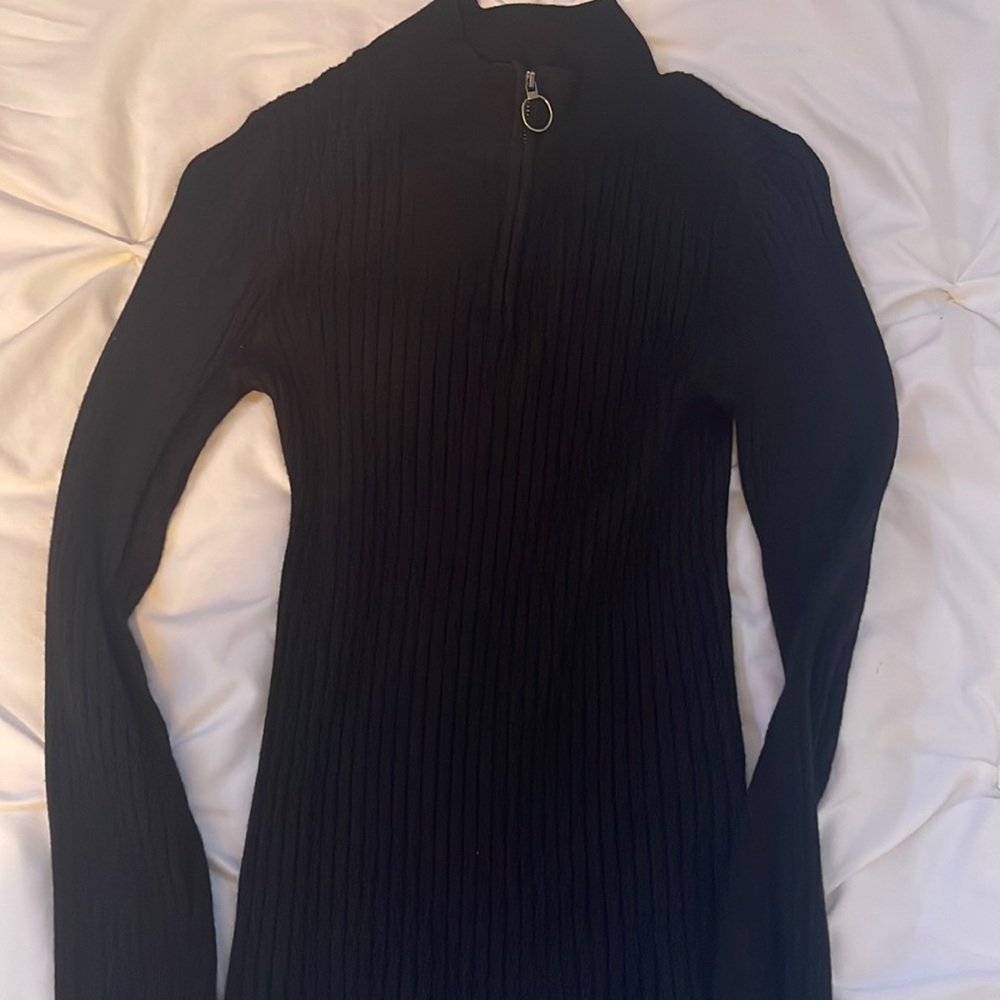 BLACK HALF ZIP TURTLE NECK: long sleeve half zip knitted turtle neck